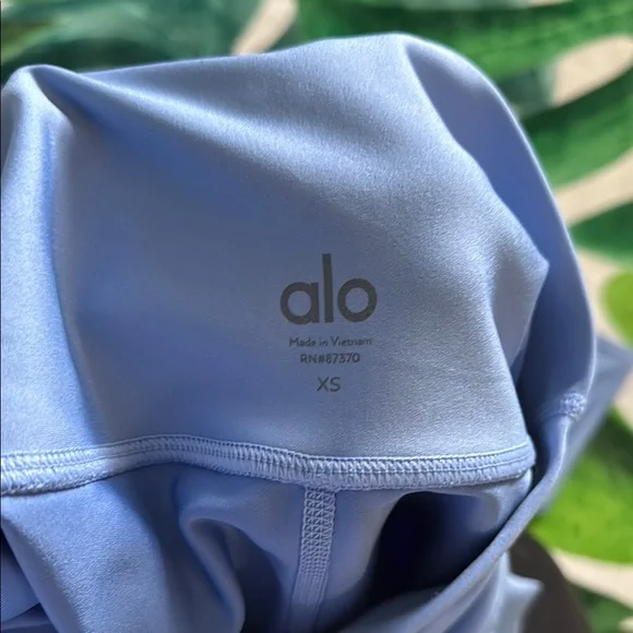 Alo Yoga airlift Sky Blue High-Waisted Leggings - Picture 6 of 6